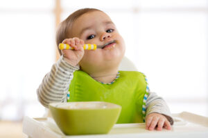 Sal na introdução alimentar: quando devo oferecer ao meu bebê?